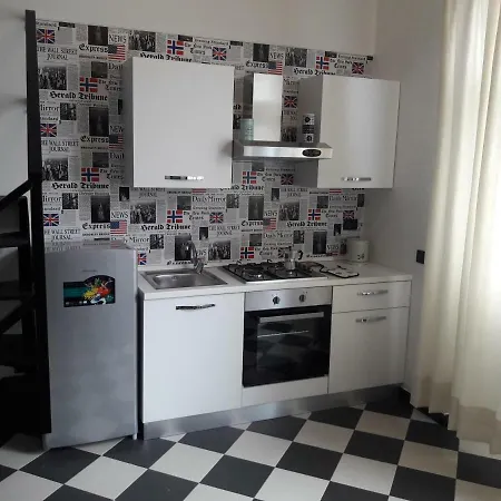 Lil House *