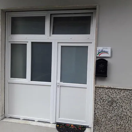 Lil House Apartmán